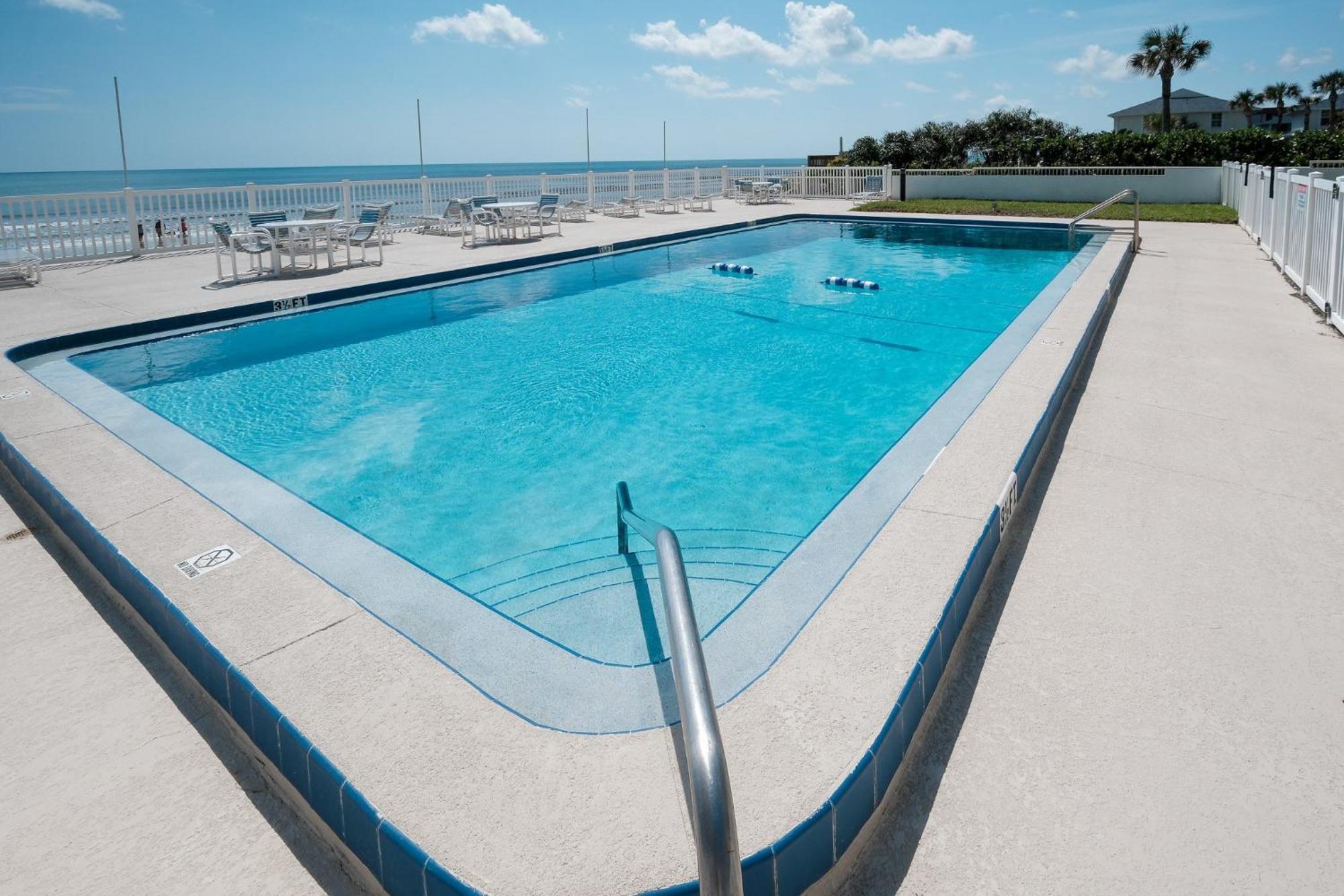 Oceanside Village Townhouse No Drive New Smyrna Beach, Private Ground Floor Patio W Grill Exterior photo